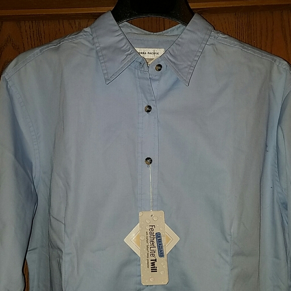 Sierra Pacific blue button down blouse - Picture 2 of 8